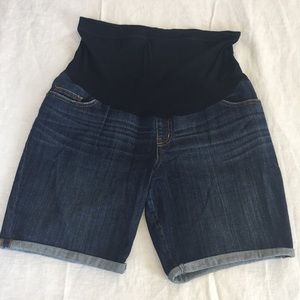 💕Liz Lange Maternity Jean Shorts XL💕